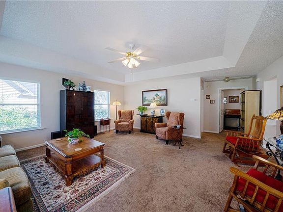 3rd image of 123 Hidden Lakes Dr