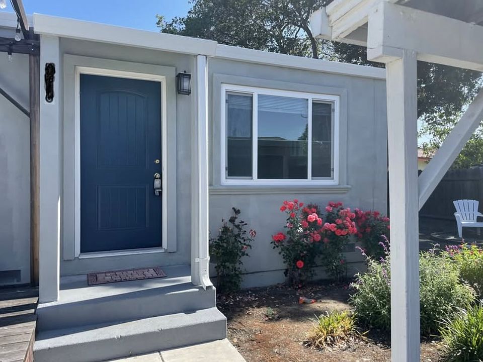 1st image of 976 Haven Ave