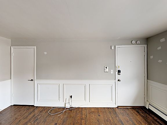 3rd image of 5227 N Reserve Ave Unit 3W