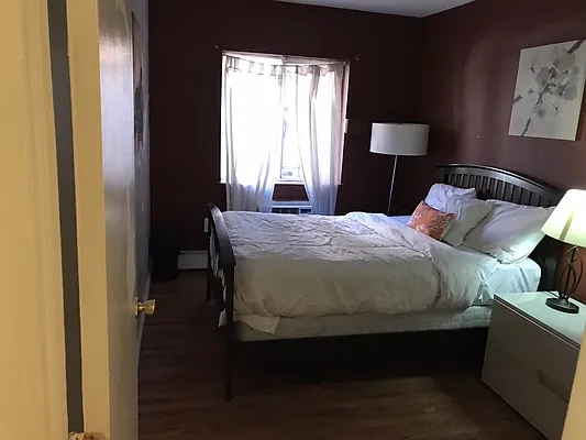 Rented by PLUSH REALTY Inc | media 3