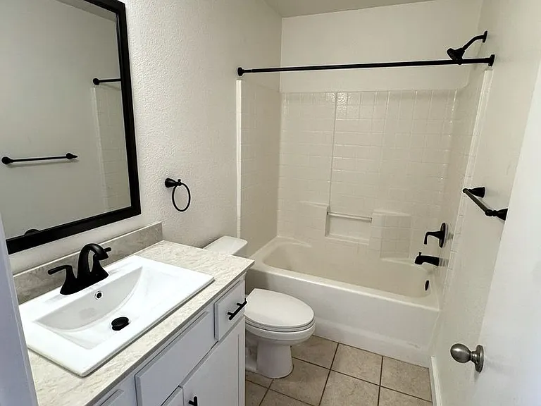 12710 W Ash St — Photo 12