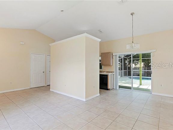 4th image of 1476 Sophie Way