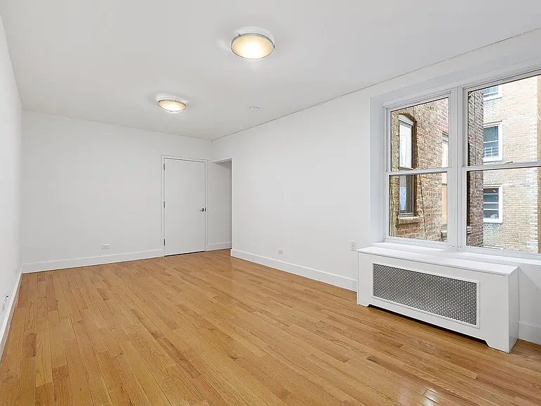 1274 5th Ave #307 — Photo 2