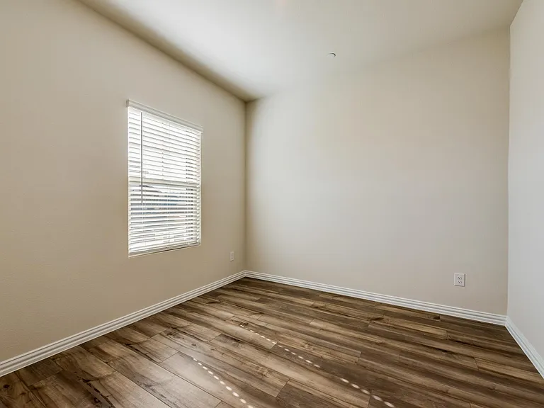 102 Monarch Way — Photo 13
