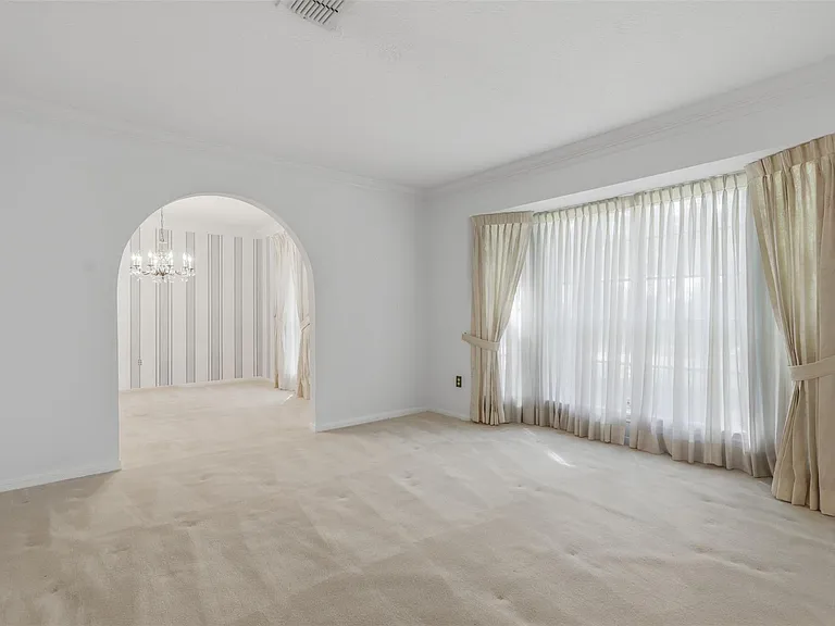 5923 Pinewood Springs Dr — Photo 5