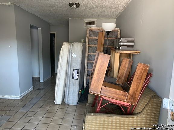 4th image of 11118 Belair Dr