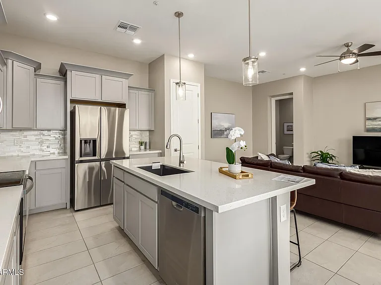 1535 E Dublin St — Photo 11