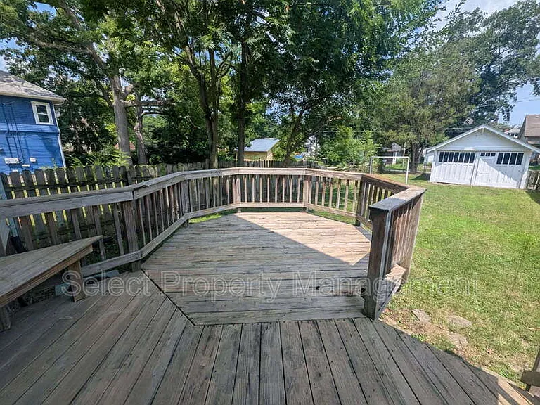 1148 W Packard Ave — Photo 24