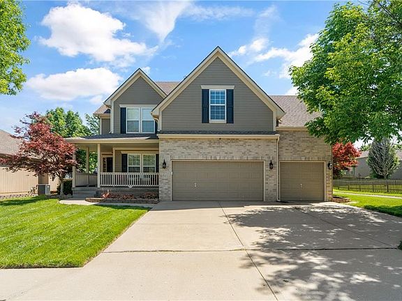 2nd image of 2208 NE Janessa Dr