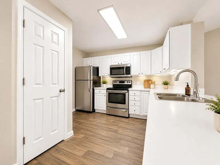 290 Gethings Cir #290 — Photo 2