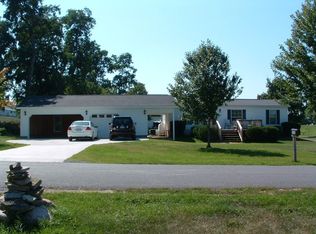 6204 Riverview Dr, Cape Vincent, NY 13618