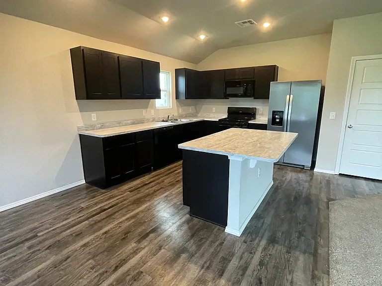 3906 Elm Ridge St — Photo 10