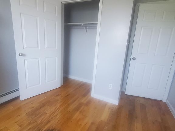 4th image of 177 Beach 26th St #2