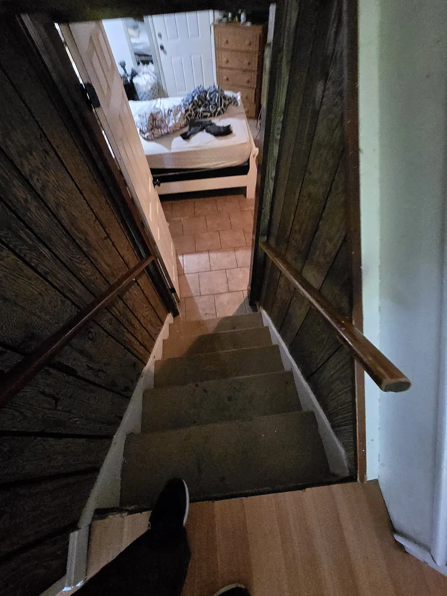 step to private room. - 1932 S Hall St