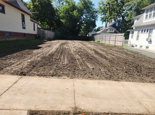 518 W Park Ave, Aurora, IL 60506