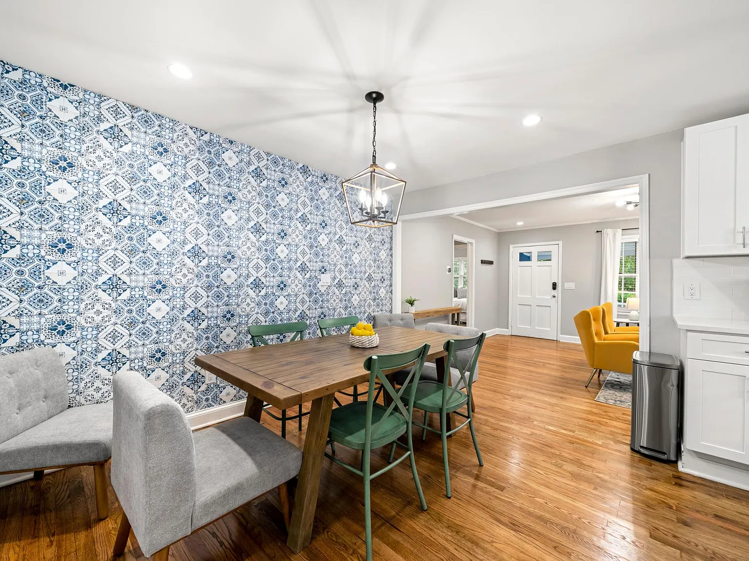 3 bed, 1250 sqft, $6,250 — Photo 3