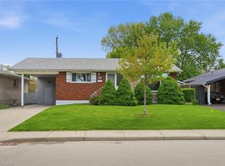 34 Beaconsfield Dr, Hamilton, ON L8T 2W9