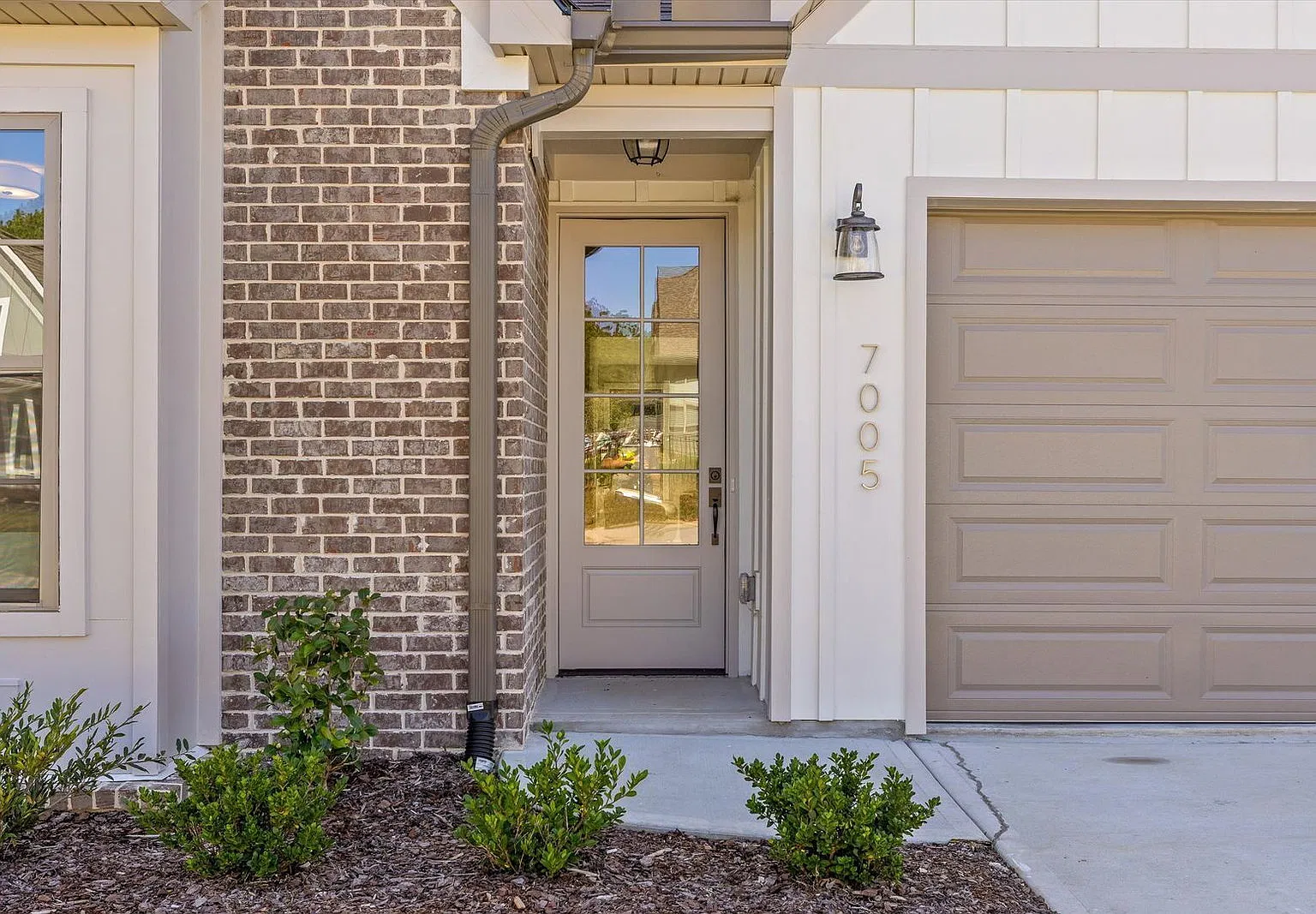 4 bed, 3.0 bath, 2350 sqft, $2,750 — Photo 3