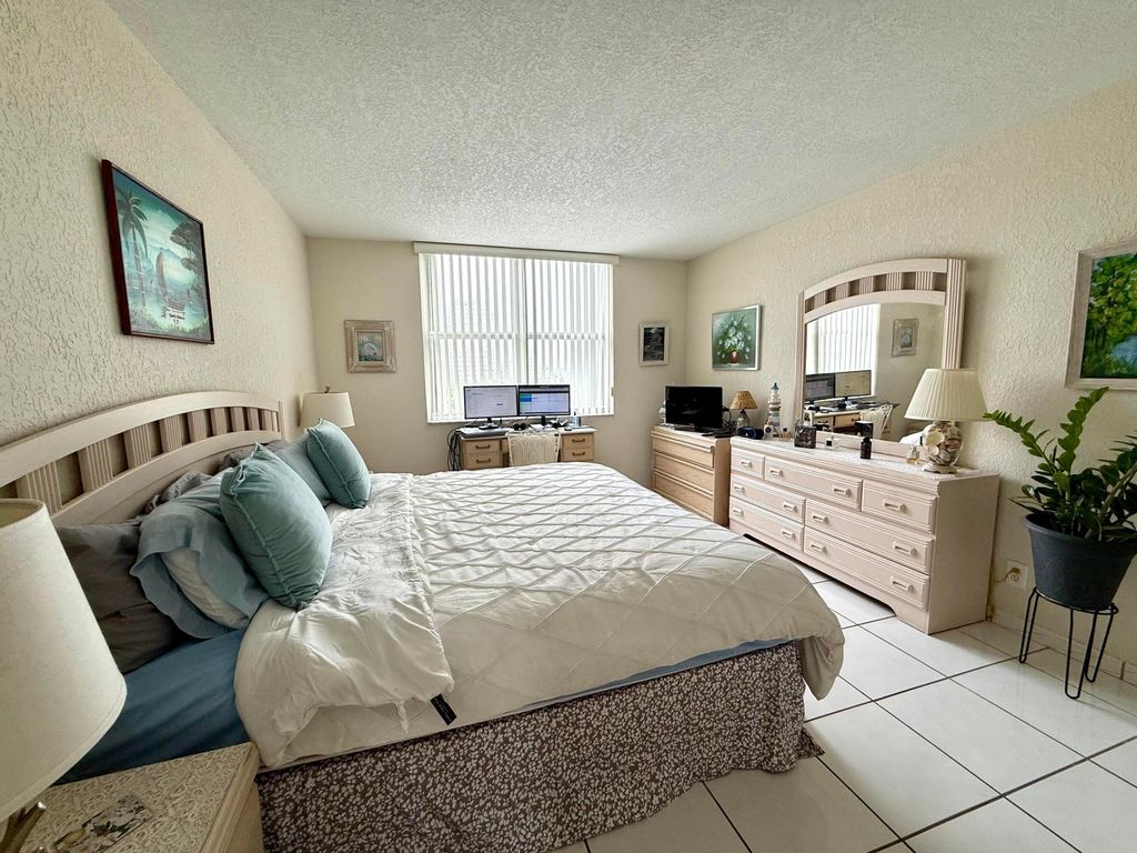 101 BRINY Avenue #409, photo 9