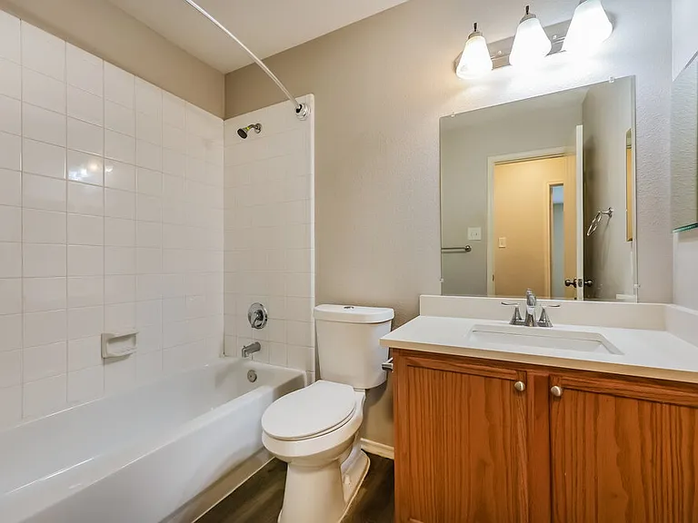 2217 Midbury Dr — Photo 14
