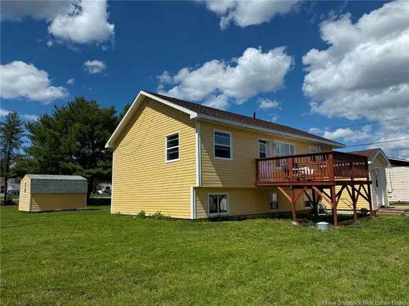 5 Belding St, Newcastle, NB E1V 7E1