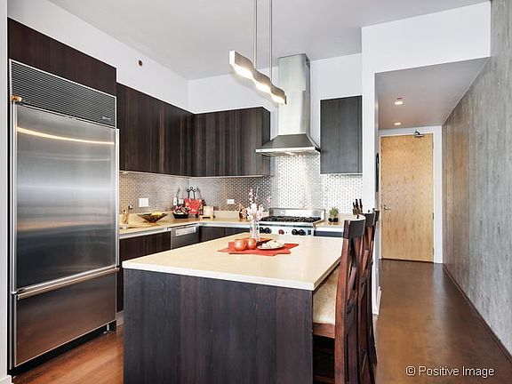 5th image of 600 N Fairbanks Ct Unit 1502