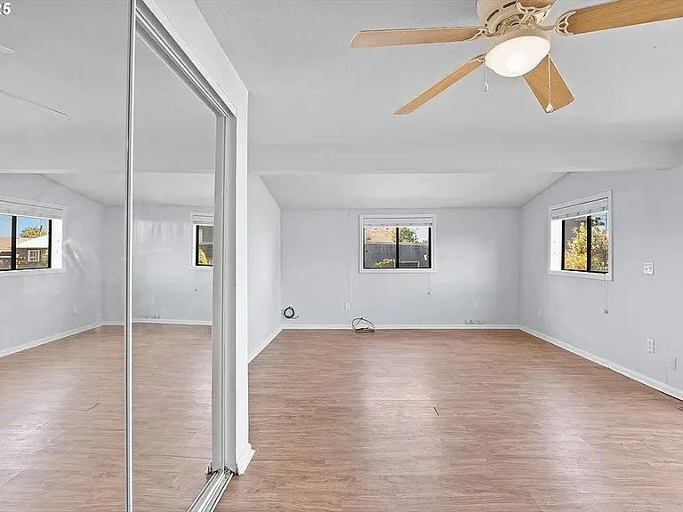 1021 Deal St — Photo 14