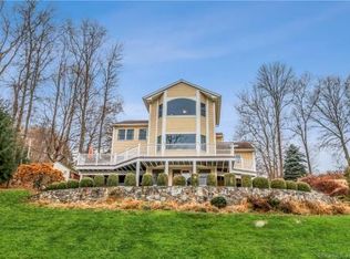 277 Mamanasco Rd, Ridgefield, CT 06877