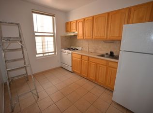 22-59 41st St #3F, Astoria, NY 11105