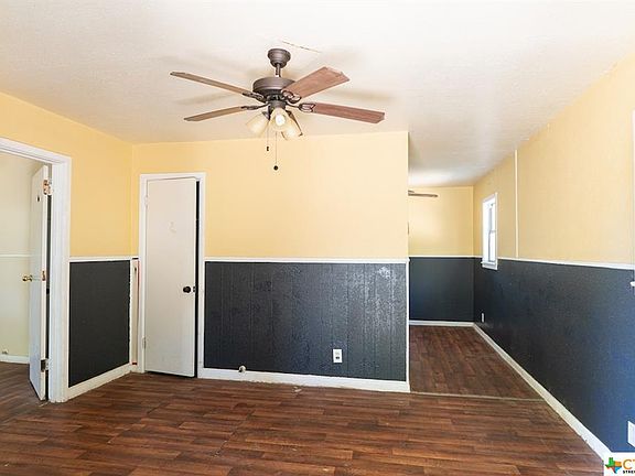 3rd image of 1809 E Leon St #A