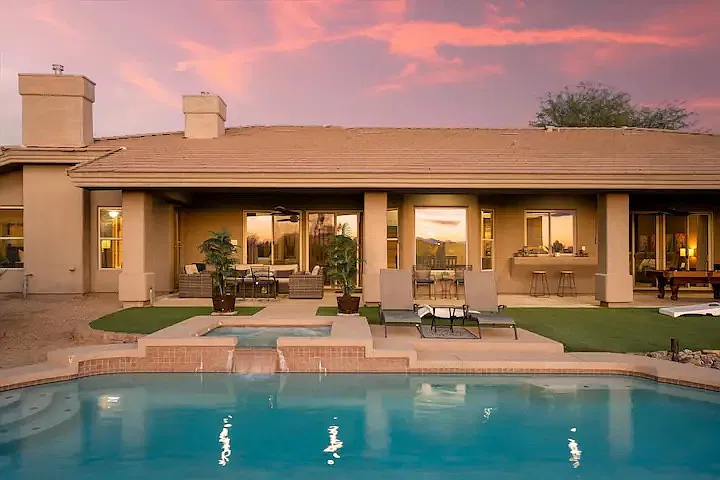 6 bed, 3706 sqft, $8,000 — Photo 3
