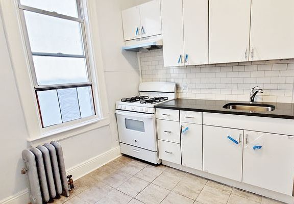 2nd image of 25-30 34th St #2A