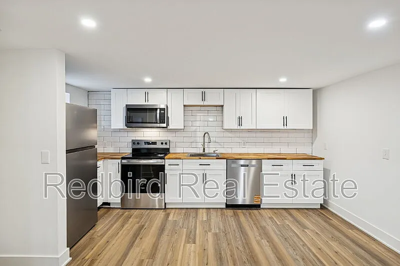 Building Photo - 611 S 12th St #B