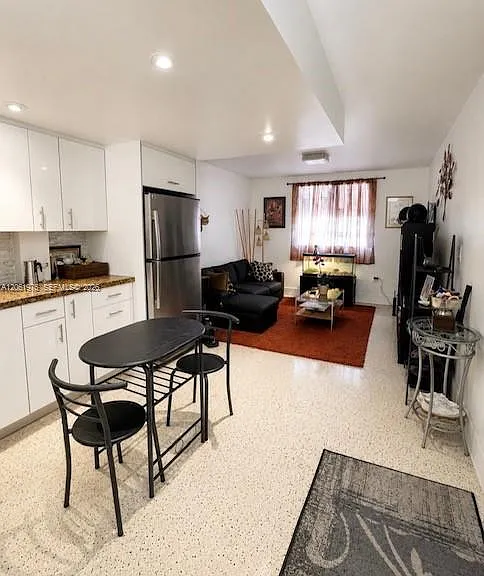 652 NW 3rd St #306 — Photo 2