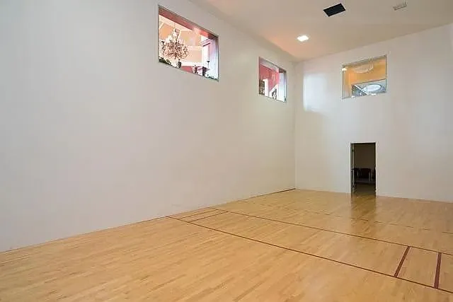 1622 Commodore Cir — Photo 9