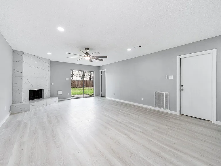 3610 Brier Gardens Dr — Photo 11