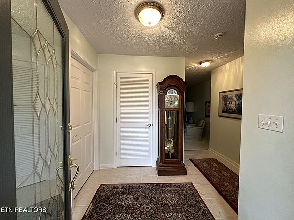 5th image of 421 The Gardens Dr