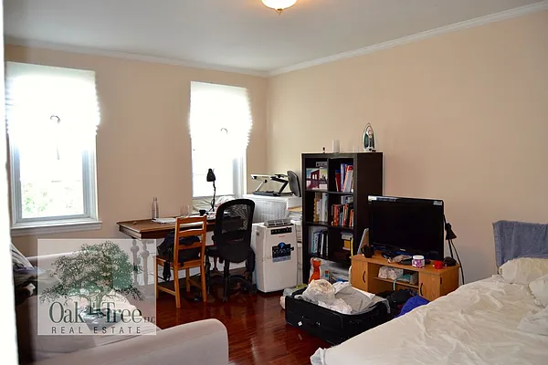 Rented by Oak Tree LLC | media 9