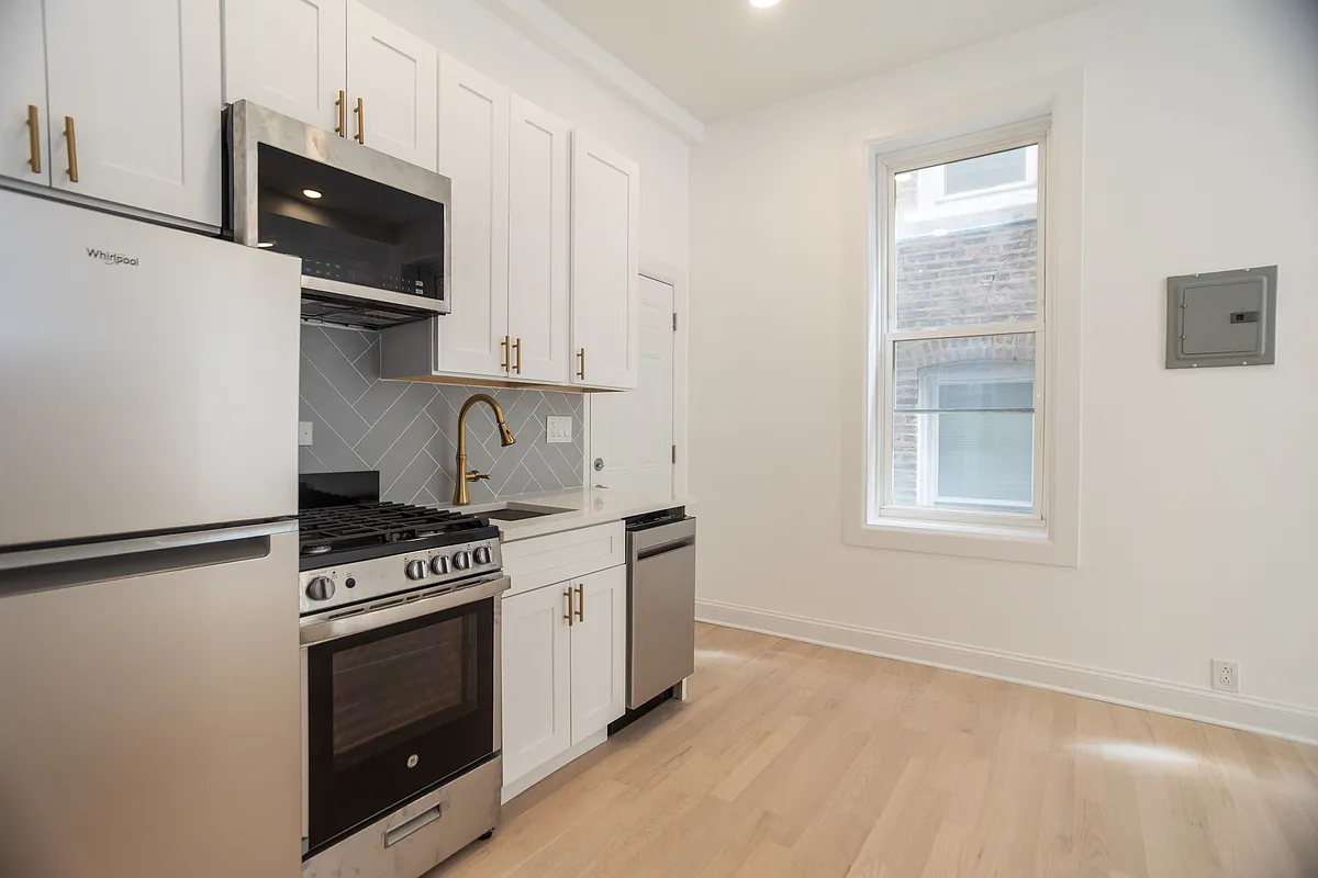 Building Photo - 1247 N Cleaver St #1F