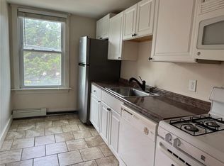 38-40 Freebody St #208, Newport, RI 02840