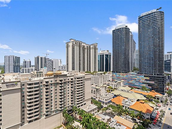 5th image of 1000 Brickell Plz #1902