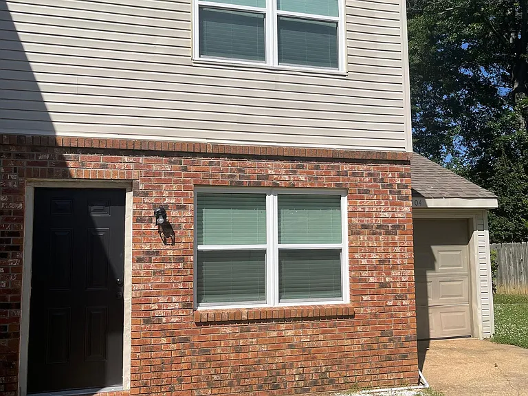 1302 Santa Fe Cir #1302 — Photo 1
