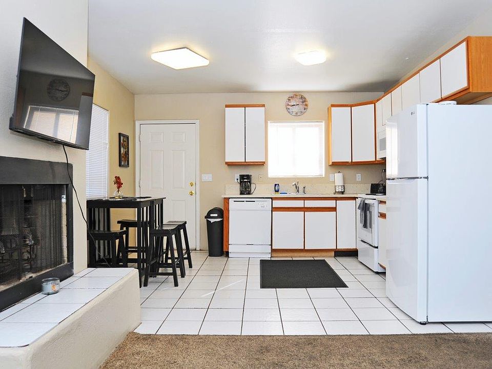 1st image of 1109 N Camilla Blvd #1