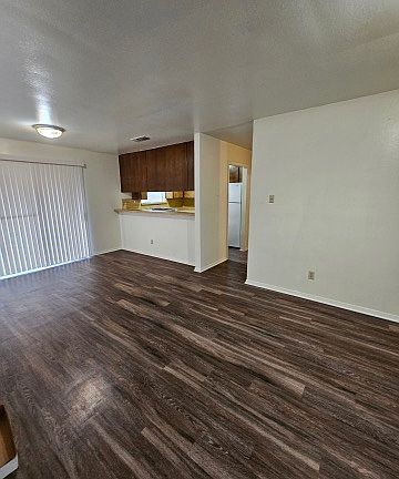 4th image of 605 W Oak St Unit 14