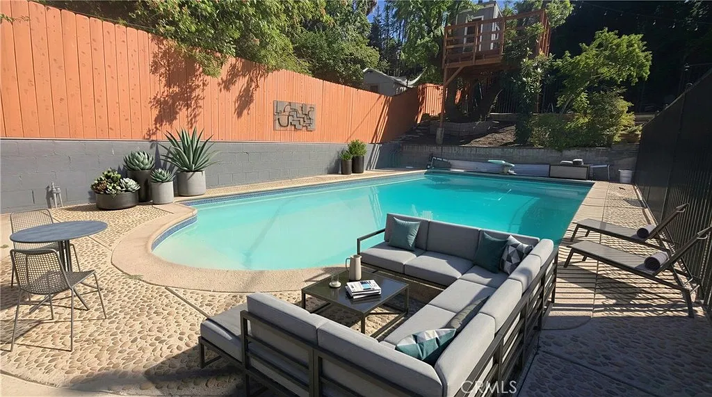 4 bed, 2029 sqft, $7,000 — Photo 4