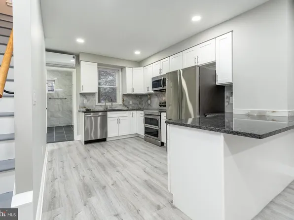 5208 Glenloch St, Philadelphia, PA 19124