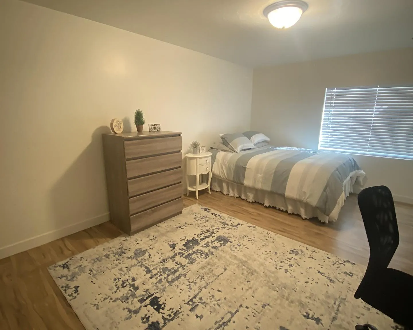 4624 N Festival Way — Photo 2
