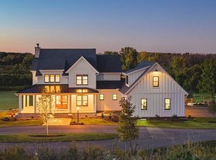 18400 W Lawnsdale Rd, New Berlin, WI 53146