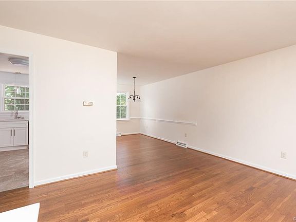 3rd image of 5319 Snowden Ln