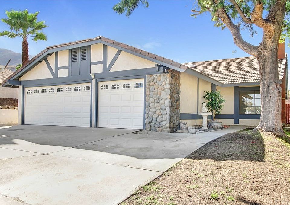 1st image of 33075 Blanche Dr